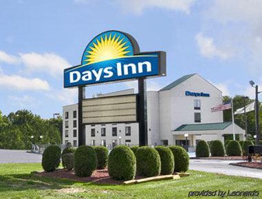 Travelodge West Springfield Exterior photo